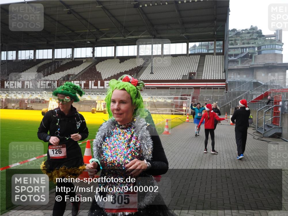 07.12.2025 - St. Pauli X-Mass-Run No. 15 Fabian Wolf http://msf.ph/oto/9400002 07.12.2025 11:04:21 Ziel 126, 285, 305, 700, 702, 734, 740, 764, 1200, 1252, 1254, 1401, 1695, 1766, 1769, 1852, 1854, 1856 meine-sportfotos.de