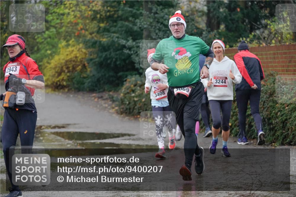 07.12.2025 - St. Pauli X-Mass-Run No. 15 Michael Burmester http://msf.ph/oto/9400207 07.12.2025 10:20:52 Laufen 2943, 3408, 3069, 3244 meine-sportfotos.de