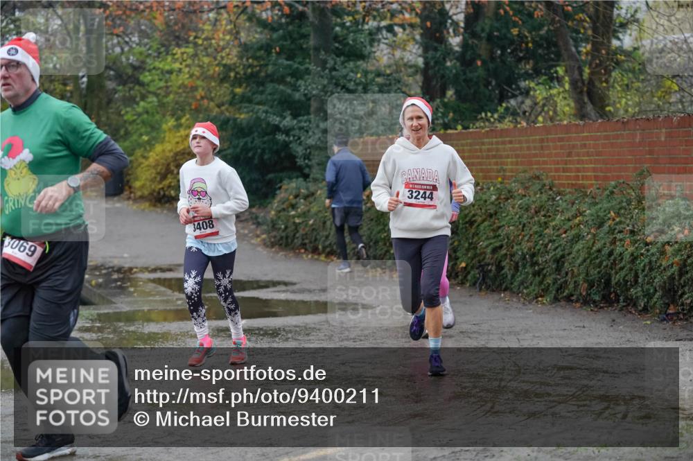 07.12.2025 - St. Pauli X-Mass-Run No. 15 Michael Burmester http://msf.ph/oto/9400211 07.12.2025 10:20:53 Laufen 3069, 3408, 3244 meine-sportfotos.de