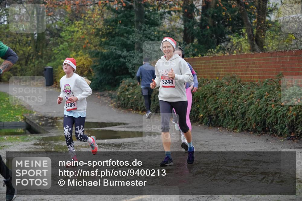 07.12.2025 - St. Pauli X-Mass-Run No. 15 Michael Burmester http://msf.ph/oto/9400213 07.12.2025 10:20:53 Laufen 3408, 3244 meine-sportfotos.de