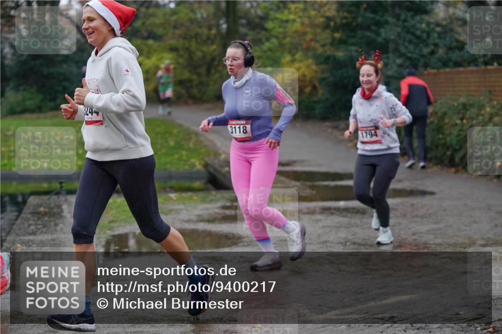 07.12.2025 - St. Pauli X-Mass-Run No. 15 Michael Burmester http://msf.ph/oto/9400217 07.12.2025 10:20:55 Laufen 324, 3118, 1794 meine-sportfotos.de