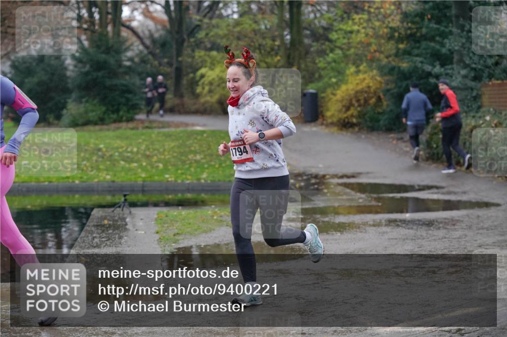 07.12.2025 - St. Pauli X-Mass-Run No. 15 Michael Burmester http://msf.ph/oto/9400221 07.12.2025 10:20:56 Laufen 5, 1794 meine-sportfotos.de