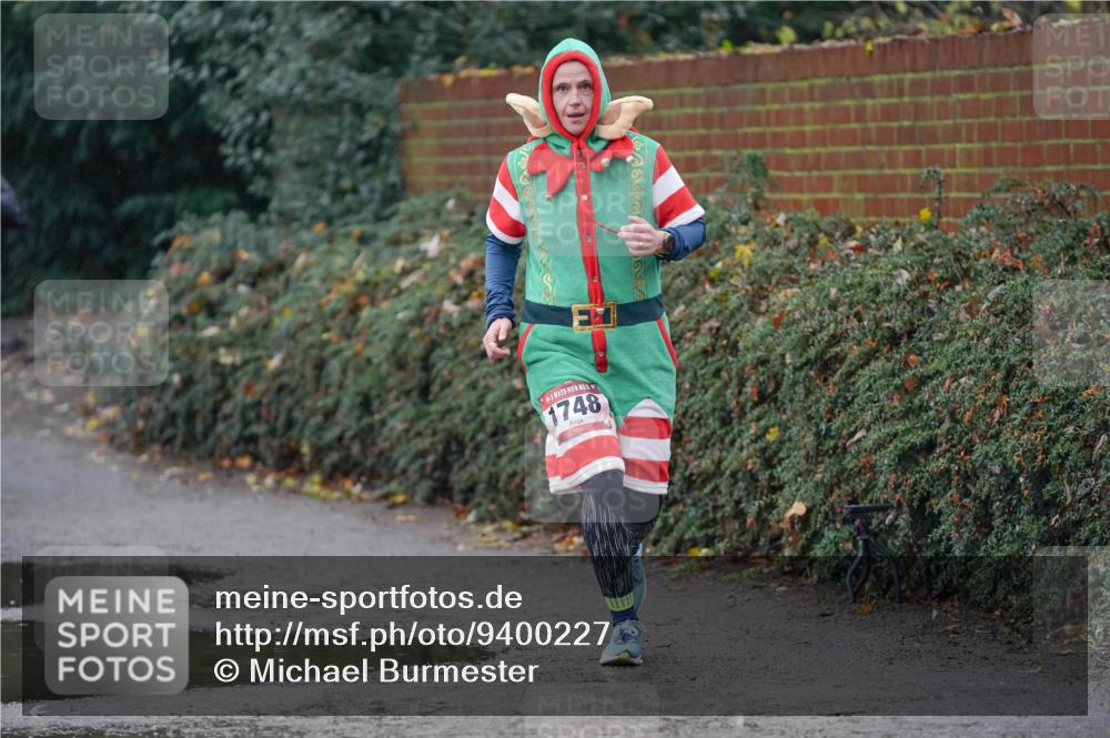 07.12.2025 - St. Pauli X-Mass-Run No. 15 Michael Burmester http://msf.ph/oto/9400227 07.12.2025 10:21:04 Laufen 1748 meine-sportfotos.de