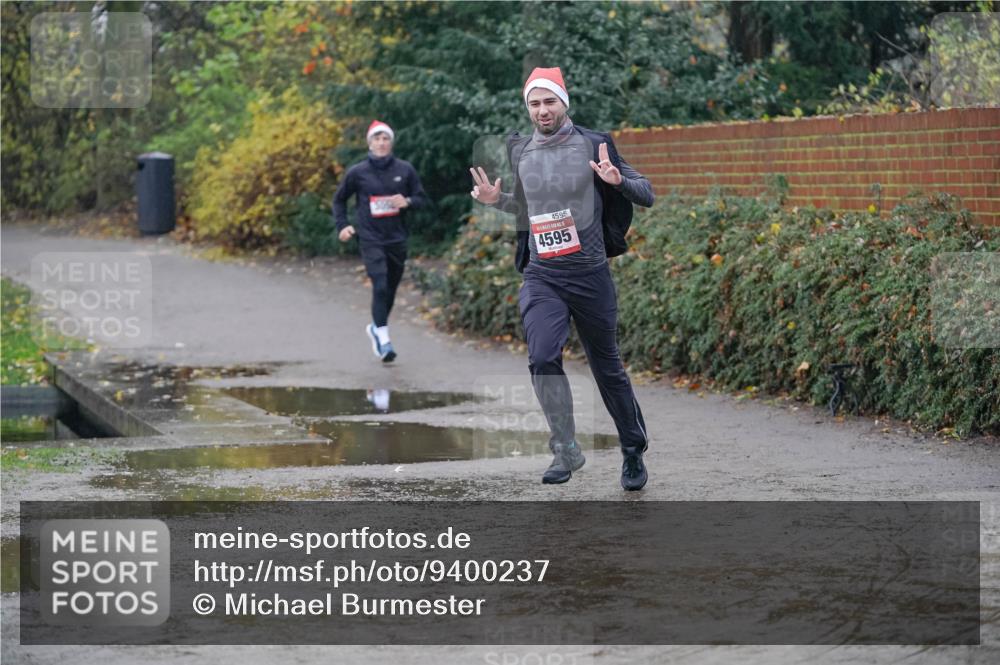 07.12.2025 - St. Pauli X-Mass-Run No. 15 Michael Burmester http://msf.ph/oto/9400237 07.12.2025 10:21:07 Laufen 4595, 4595 meine-sportfotos.de