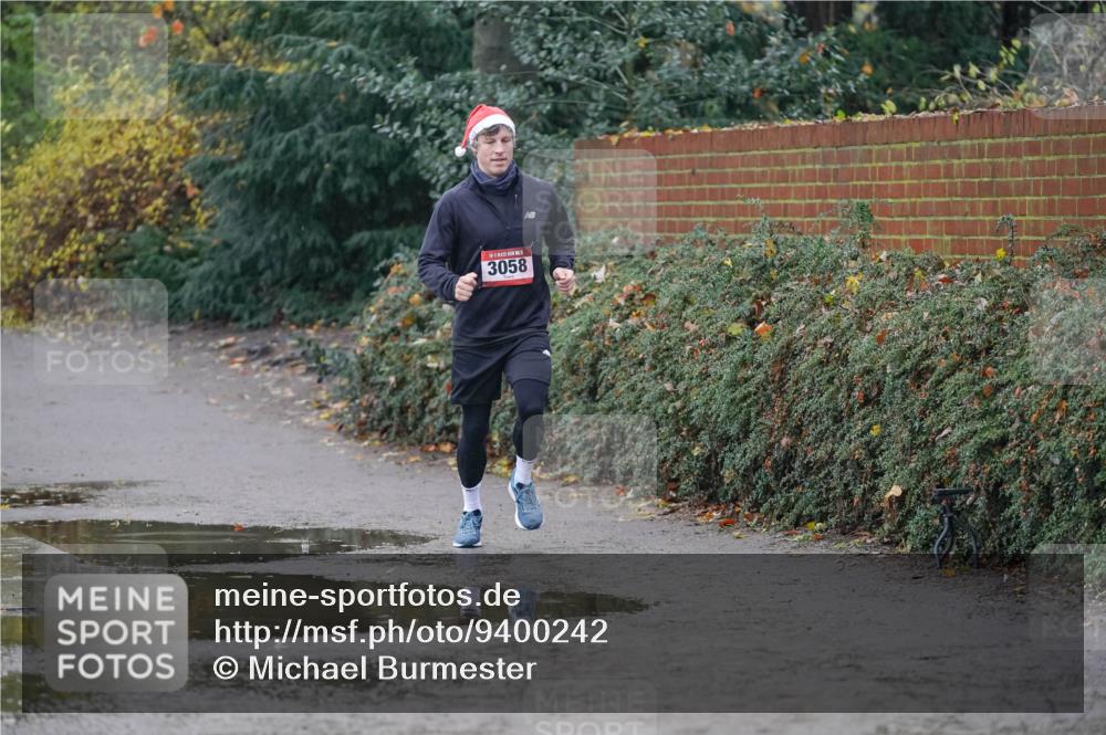 07.12.2025 - St. Pauli X-Mass-Run No. 15 Michael Burmester http://msf.ph/oto/9400242 07.12.2025 10:21:09 Laufen 3058 meine-sportfotos.de