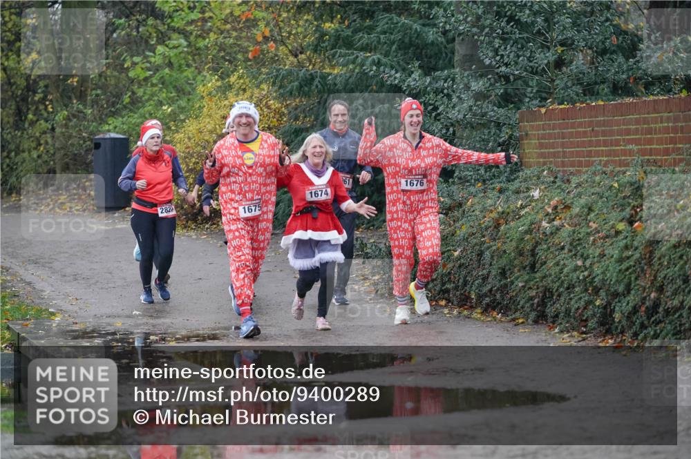 07.12.2025 - St. Pauli X-Mass-Run No. 15 Michael Burmester http://msf.ph/oto/9400289 07.12.2025 10:21:31 Laufen 61, 1674, 2827, 10, 1676, 1675 meine-sportfotos.de