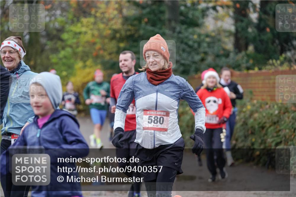 07.12.2025 - St. Pauli X-Mass-Run No. 15 Michael Burmester http://msf.ph/oto/9400357 07.12.2025 10:21:57 Laufen 15, 580 meine-sportfotos.de