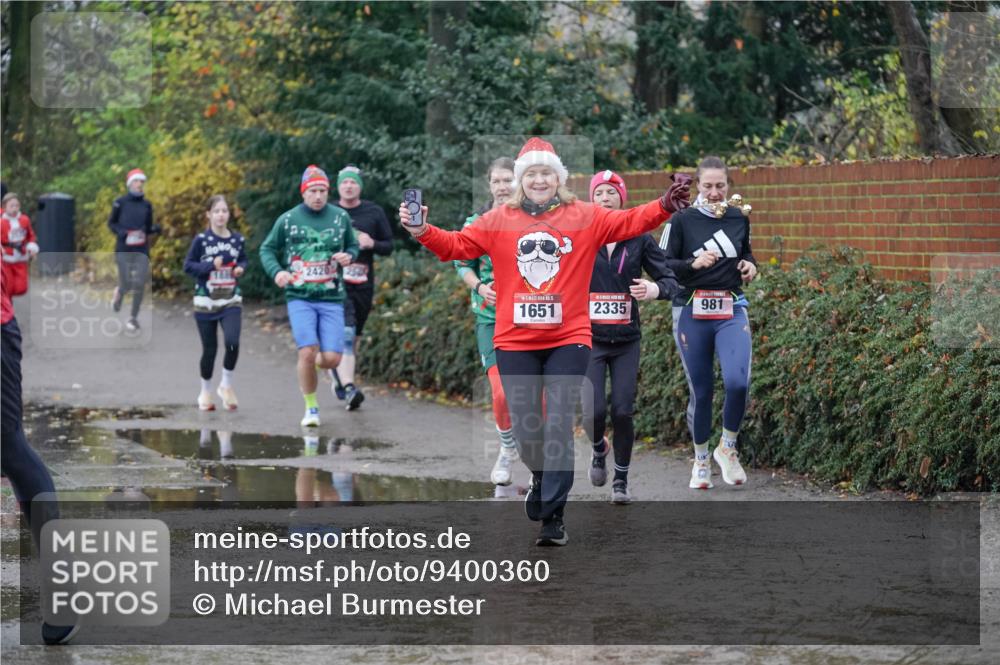 07.12.2025 - St. Pauli X-Mass-Run No. 15 Michael Burmester http://msf.ph/oto/9400360 07.12.2025 10:21:58 Laufen 2420, 250, 1651, 2335, 981 meine-sportfotos.de