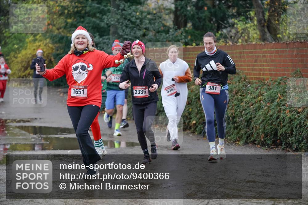 07.12.2025 - St. Pauli X-Mass-Run No. 15 Michael Burmester http://msf.ph/oto/9400366 07.12.2025 10:21:59 Laufen 15, 1651, 242, 2335, 3382, 981 meine-sportfotos.de