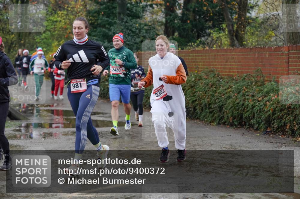 07.12.2025 - St. Pauli X-Mass-Run No. 15 Michael Burmester http://msf.ph/oto/9400372 07.12.2025 10:22:01 Laufen 981, 2420, 1889, 3382 meine-sportfotos.de