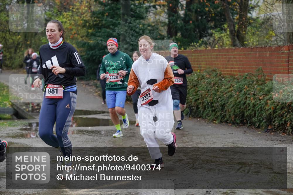 07.12.2025 - St. Pauli X-Mass-Run No. 15 Michael Burmester http://msf.ph/oto/9400374 07.12.2025 10:22:01 Laufen 981, 2420, 3382, 2507 meine-sportfotos.de