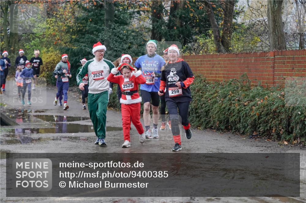 07.12.2025 - St. Pauli X-Mass-Run No. 15 Michael Burmester http://msf.ph/oto/9400385 07.12.2025 10:22:07 Laufen 1255, 2524, 2525, 2169, 259 meine-sportfotos.de