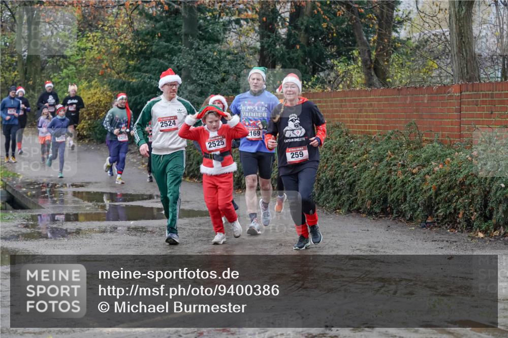 07.12.2025 - St. Pauli X-Mass-Run No. 15 Michael Burmester http://msf.ph/oto/9400386 07.12.2025 10:22:07 Laufen 3835, 2524, 2525, 2169, 259 meine-sportfotos.de