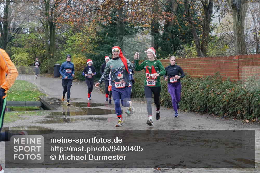 07.12.2025 - St. Pauli X-Mass-Run No. 15 Michael Burmester http://msf.ph/oto/9400405 07.12.2025 10:22:11 Laufen 3835, 2053, 1255, 1250, 2588 meine-sportfotos.de