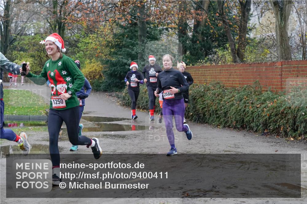 07.12.2025 - St. Pauli X-Mass-Run No. 15 Michael Burmester http://msf.ph/oto/9400411 07.12.2025 10:22:13 Laufen 1250, 2053, 2052, 2588 meine-sportfotos.de