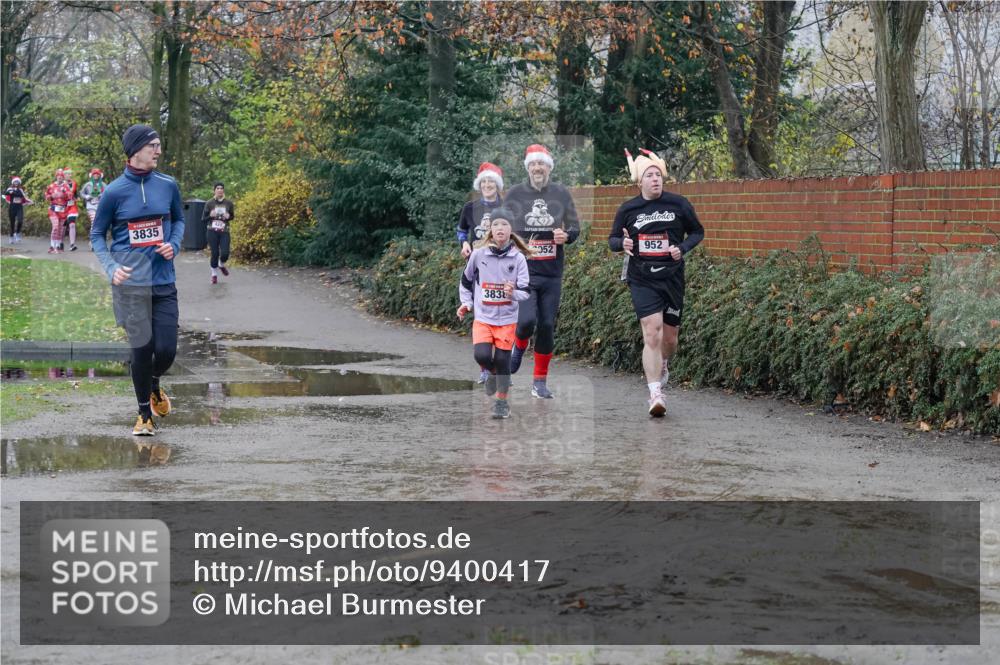 07.12.2025 - St. Pauli X-Mass-Run No. 15 Michael Burmester http://msf.ph/oto/9400417 07.12.2025 10:22:14 Laufen 3835, 3838, 352, 952 meine-sportfotos.de