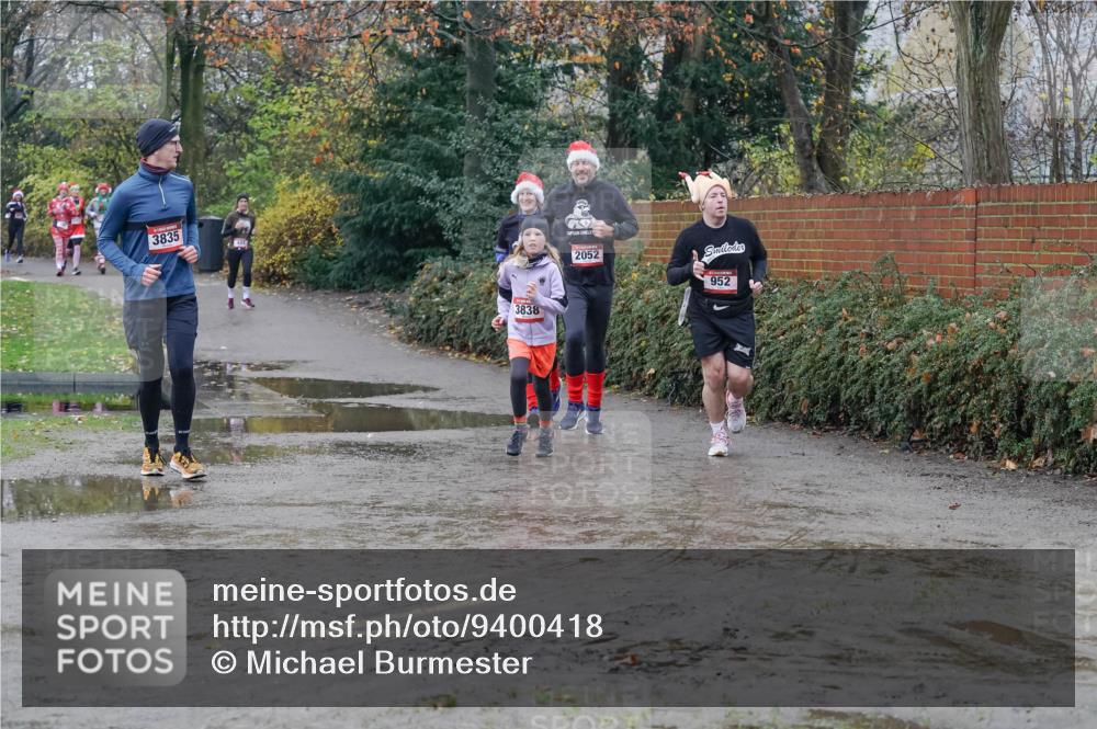 07.12.2025 - St. Pauli X-Mass-Run No. 15 Michael Burmester http://msf.ph/oto/9400418 07.12.2025 10:22:14 Laufen 3835, 3838, 2052, 952 meine-sportfotos.de
