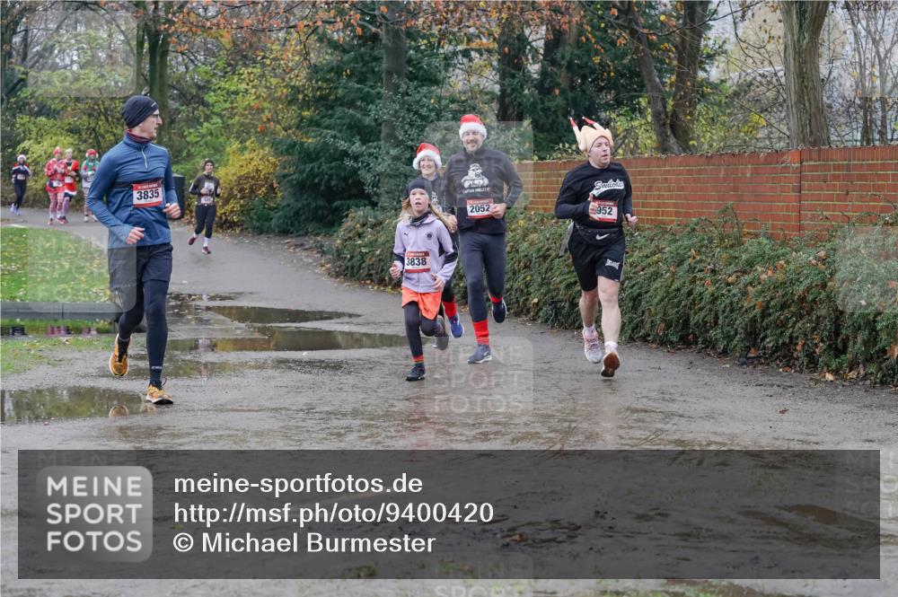 07.12.2025 - St. Pauli X-Mass-Run No. 15 Michael Burmester http://msf.ph/oto/9400420 07.12.2025 10:22:14 Laufen 3835, 3838, 2052, 952 meine-sportfotos.de