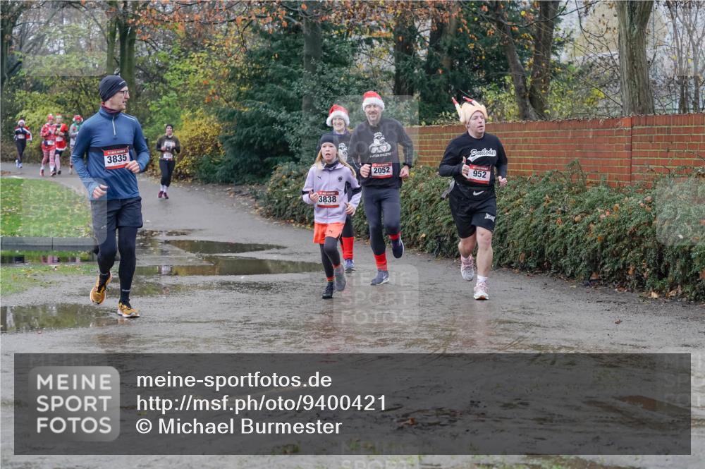 07.12.2025 - St. Pauli X-Mass-Run No. 15 Michael Burmester http://msf.ph/oto/9400421 07.12.2025 10:22:14 Laufen 3835, 3838, 2052, 952 meine-sportfotos.de