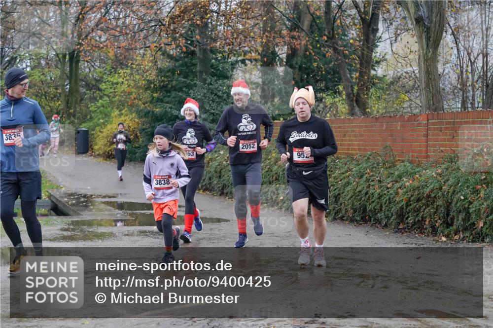 07.12.2025 - St. Pauli X-Mass-Run No. 15 Michael Burmester http://msf.ph/oto/9400425 07.12.2025 10:22:15 Laufen 3835, 3838, 53, 2052, 952 meine-sportfotos.de