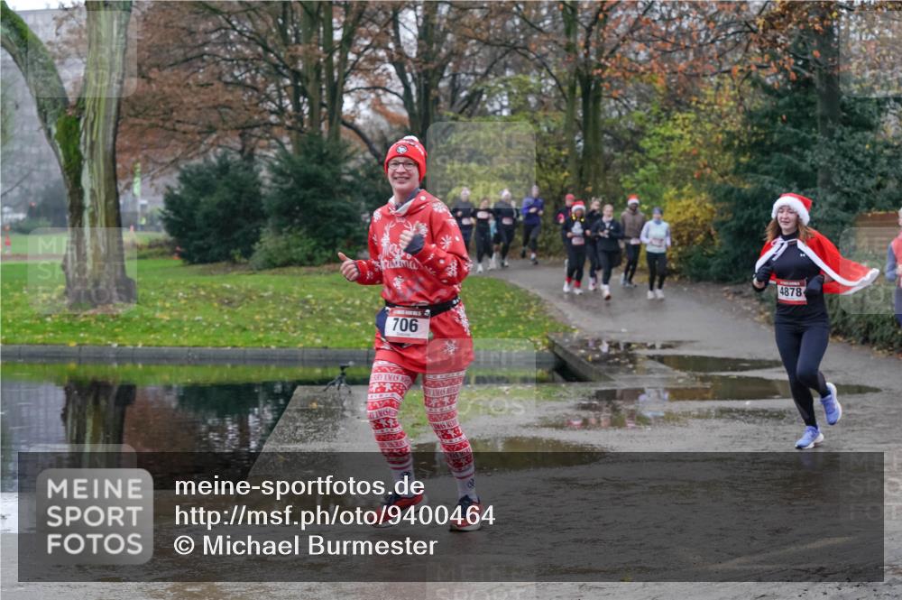 07.12.2025 - St. Pauli X-Mass-Run No. 15 Michael Burmester http://msf.ph/oto/9400464 07.12.2025 10:22:27 Laufen 706, 4878 meine-sportfotos.de