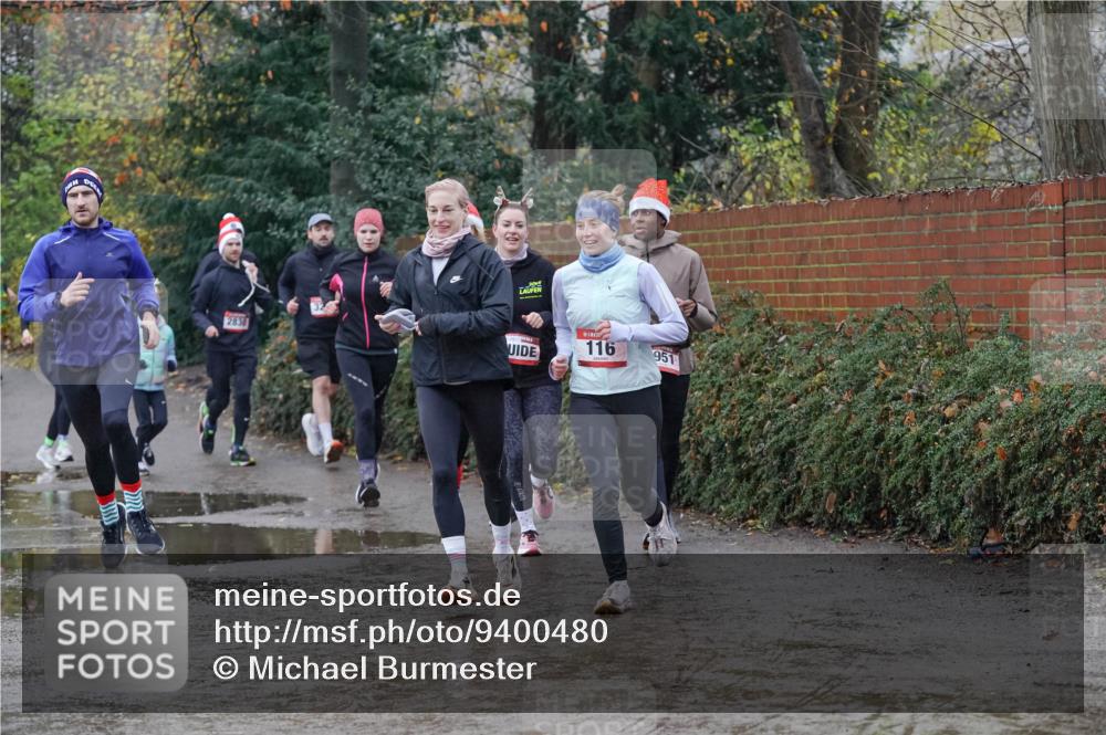 07.12.2025 - St. Pauli X-Mass-Run No. 15 Michael Burmester http://msf.ph/oto/9400480 07.12.2025 10:22:35 Laufen 2830, 116, 951 meine-sportfotos.de