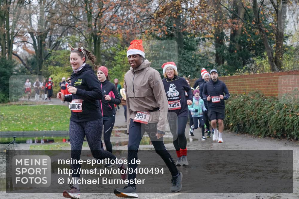 07.12.2025 - St. Pauli X-Mass-Run No. 15 Michael Burmester http://msf.ph/oto/9400494 07.12.2025 10:22:37 Laufen 5, 951, 2058, 3242 meine-sportfotos.de