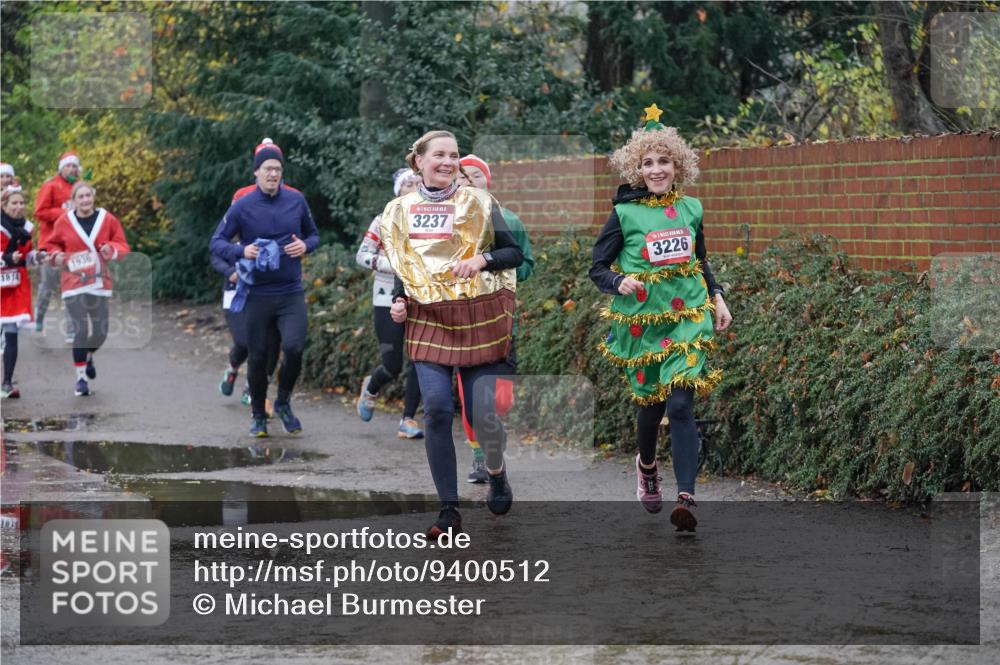 07.12.2025 - St. Pauli X-Mass-Run No. 15 Michael Burmester http://msf.ph/oto/9400512 07.12.2025 10:22:42 Laufen 1814, 1936, 3237, 3226 meine-sportfotos.de