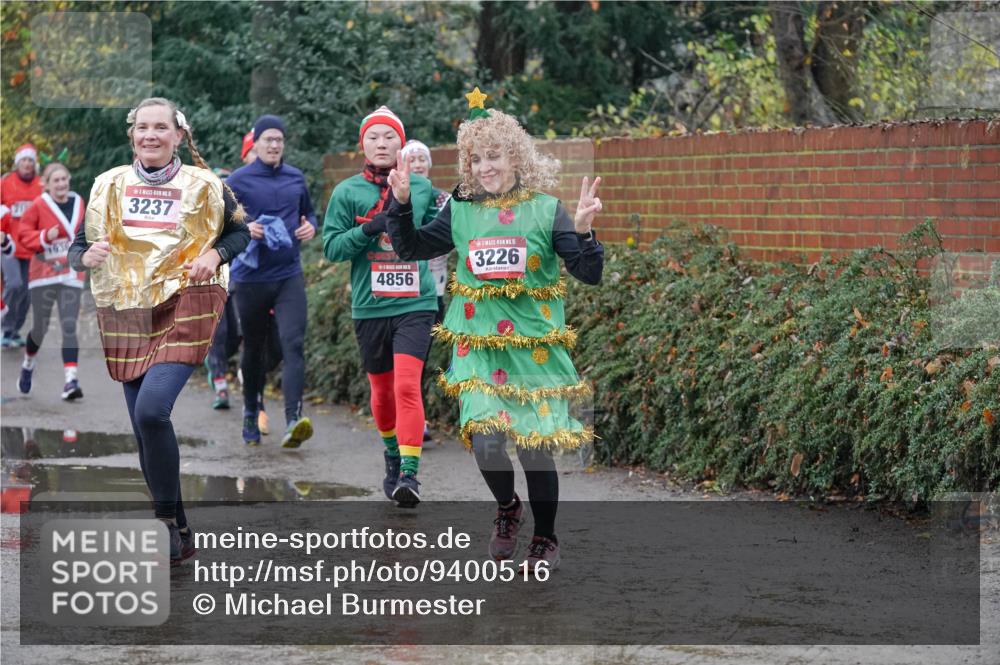 07.12.2025 - St. Pauli X-Mass-Run No. 15 Michael Burmester http://msf.ph/oto/9400516 07.12.2025 10:22:43 Laufen 1936, 5, 3237, 4856, 15, 3226 meine-sportfotos.de