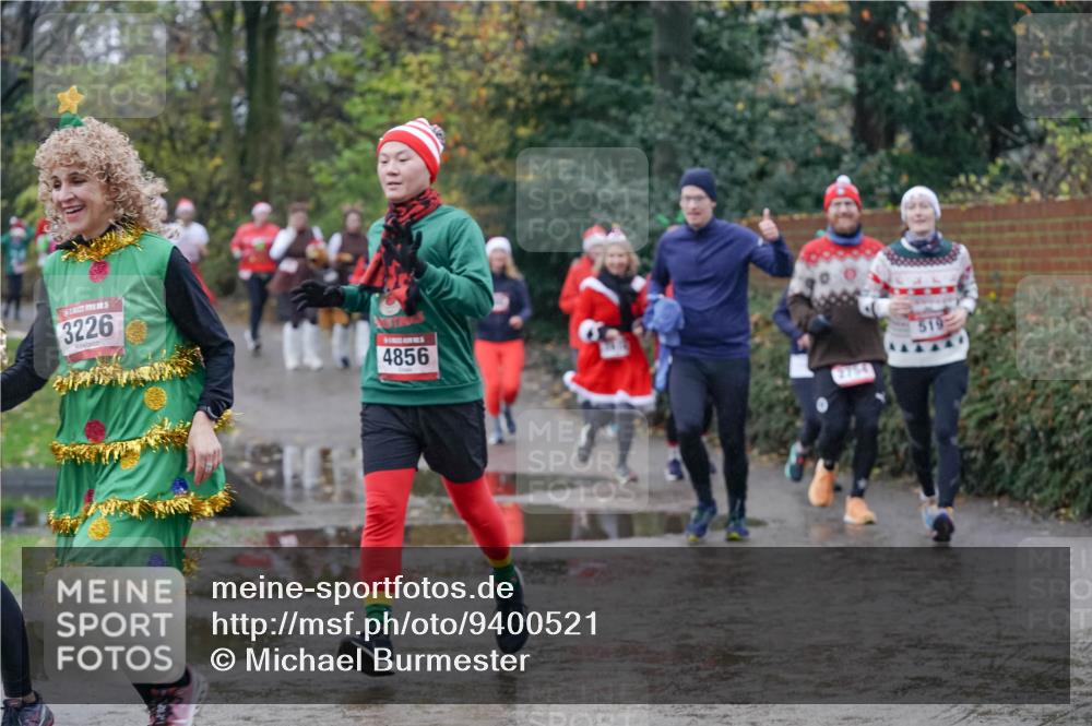 07.12.2025 - St. Pauli X-Mass-Run No. 15 Michael Burmester http://msf.ph/oto/9400521 07.12.2025 10:22:45 Laufen 3226, 4856, 519 meine-sportfotos.de