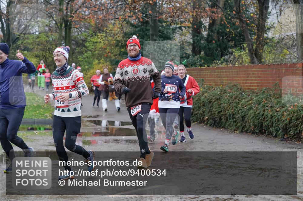 07.12.2025 - St. Pauli X-Mass-Run No. 15 Michael Burmester http://msf.ph/oto/9400534 07.12.2025 10:22:48 Laufen 513, 2754, 1153 meine-sportfotos.de