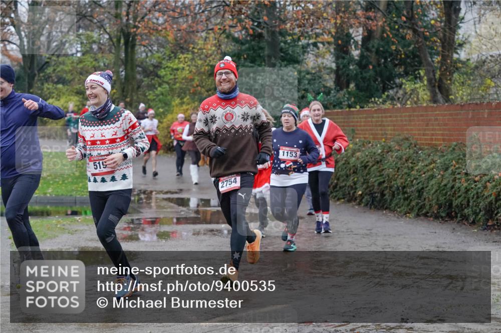 07.12.2025 - St. Pauli X-Mass-Run No. 15 Michael Burmester http://msf.ph/oto/9400535 07.12.2025 10:22:48 Laufen 519, 2754, 1153 meine-sportfotos.de