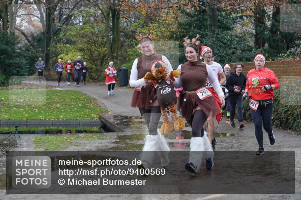 07.12.2025 - St. Pauli X-Mass-Run No. 15 Michael Burmester http://msf.ph/oto/9400569 07.12.2025 10:22:54 Laufen 39, 791, 4104, 2931 meine-sportfotos.de