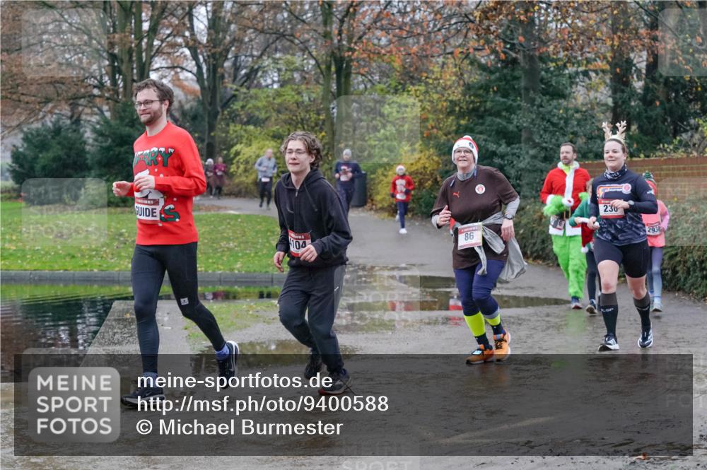 07.12.2025 - St. Pauli X-Mass-Run No. 15 Michael Burmester http://msf.ph/oto/9400588 07.12.2025 10:22:59 Laufen 86, 104, 230, 293 meine-sportfotos.de
