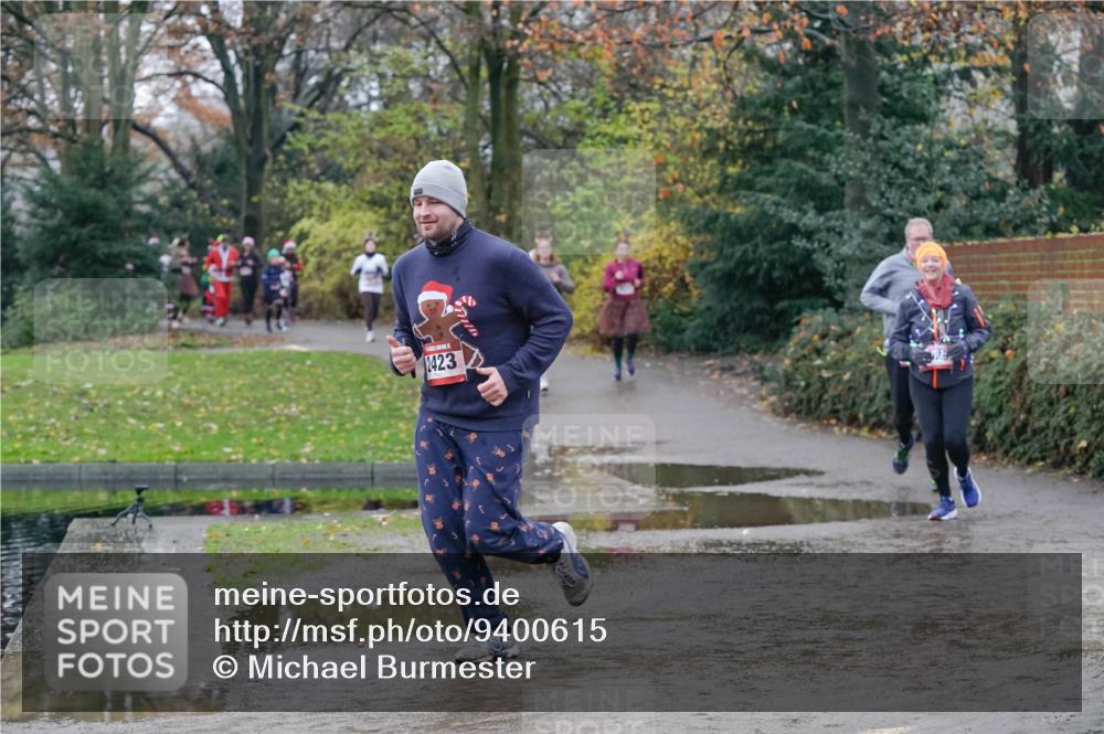 07.12.2025 - St. Pauli X-Mass-Run No. 15 Michael Burmester http://msf.ph/oto/9400615 07.12.2025 10:23:08 Laufen 2423 meine-sportfotos.de