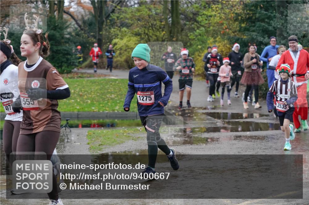 07.12.2025 - St. Pauli X-Mass-Run No. 15 Michael Burmester http://msf.ph/oto/9400667 07.12.2025 10:23:23 Laufen 4977, 555, 15, 1275, 433, 2535 meine-sportfotos.de