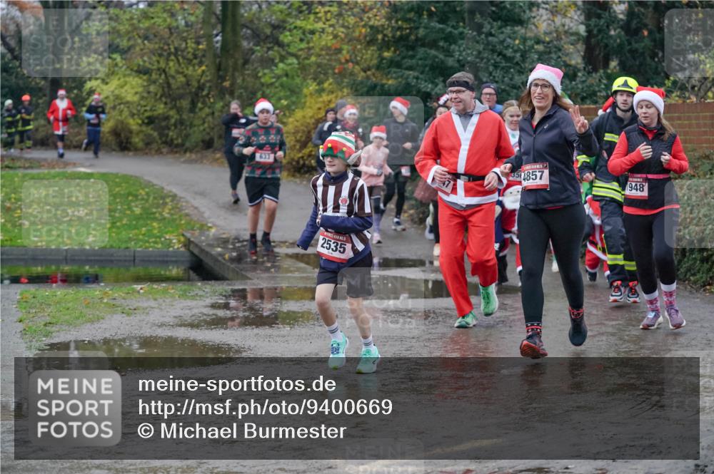 07.12.2025 - St. Pauli X-Mass-Run No. 15 Michael Burmester http://msf.ph/oto/9400669 07.12.2025 10:23:24 Laufen 633, 15, 2535, 354857, 948 meine-sportfotos.de