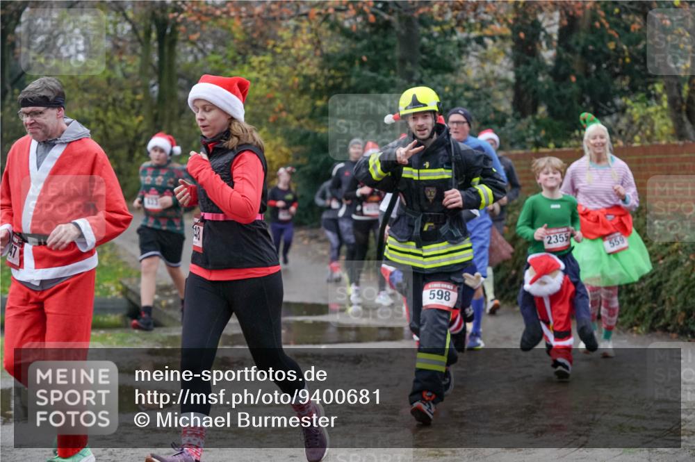 07.12.2025 - St. Pauli X-Mass-Run No. 15 Michael Burmester http://msf.ph/oto/9400681 07.12.2025 10:23:26 Laufen 48, 598, 2355, 559 meine-sportfotos.de