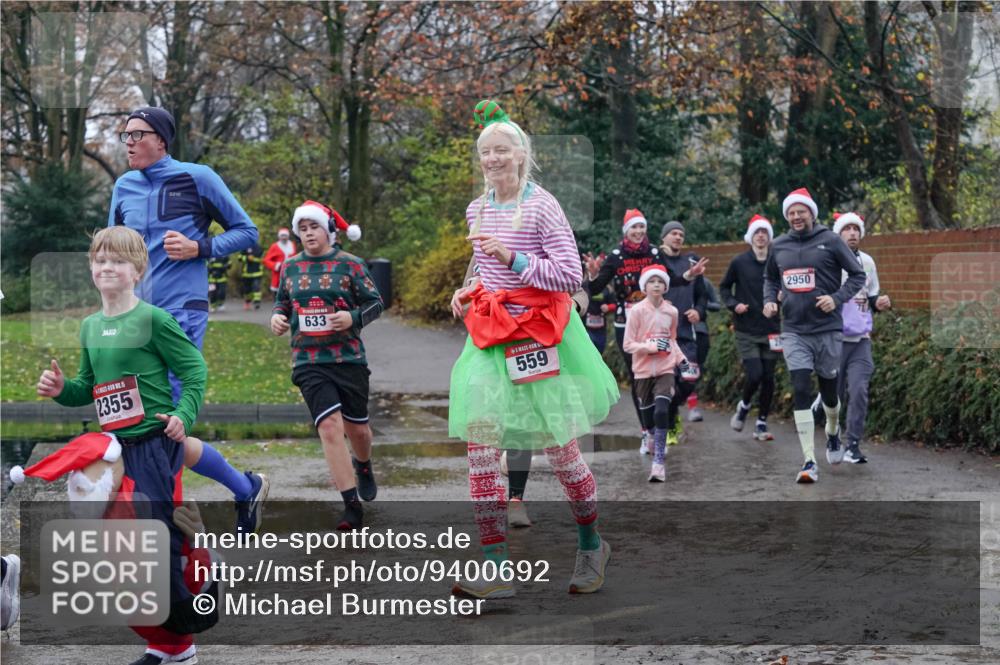 07.12.2025 - St. Pauli X-Mass-Run No. 15 Michael Burmester http://msf.ph/oto/9400692 07.12.2025 10:23:28 Laufen 633, 15, 2355, 559, 2950 meine-sportfotos.de