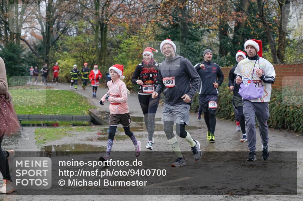 07.12.2025 - St. Pauli X-Mass-Run No. 15 Michael Burmester http://msf.ph/oto/9400700 07.12.2025 10:23:30 Laufen 4594, 2950, 406, 71 meine-sportfotos.de