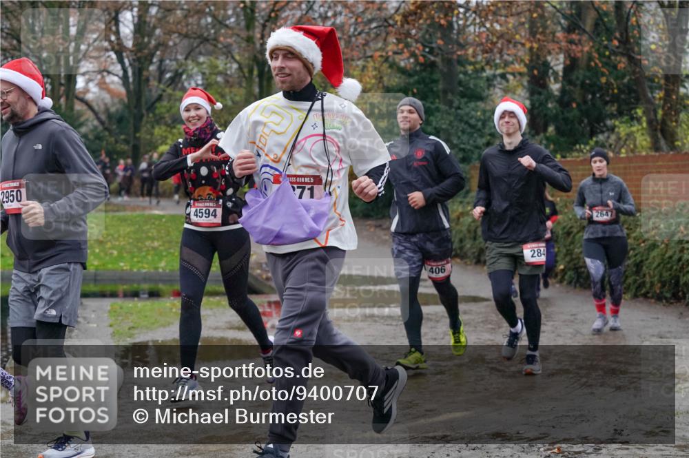 07.12.2025 - St. Pauli X-Mass-Run No. 15 Michael Burmester http://msf.ph/oto/9400707 07.12.2025 10:23:31 Laufen 2950, 4594, 15, 71, 406, 284, 2647 meine-sportfotos.de