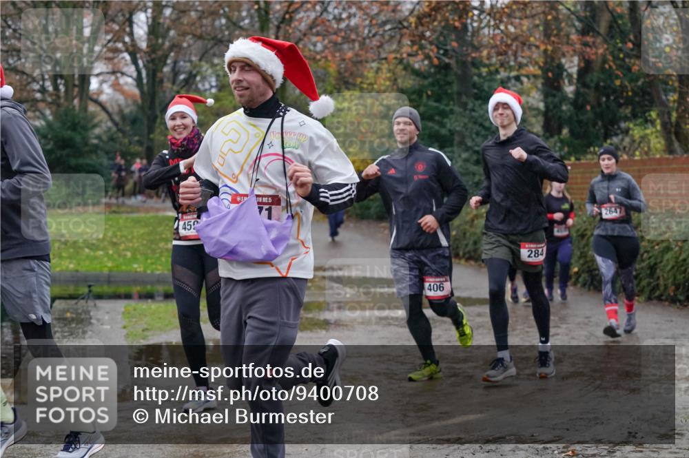 07.12.2025 - St. Pauli X-Mass-Run No. 15 Michael Burmester http://msf.ph/oto/9400708 07.12.2025 10:23:31 Laufen 45, 5, 71, 406, 284, 2647 meine-sportfotos.de