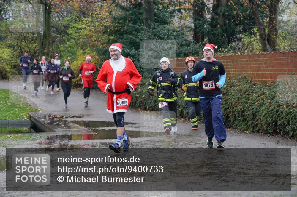 07.12.2025 - St. Pauli X-Mass-Run No. 15 Michael Burmester http://msf.ph/oto/9400733 07.12.2025 10:23:38 Laufen 1370, 1372, 32, 4075 meine-sportfotos.de