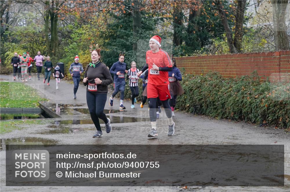 07.12.2025 - St. Pauli X-Mass-Run No. 15 Michael Burmester http://msf.ph/oto/9400755 07.12.2025 10:23:44 Laufen 3100, 1370, 2012, 2013, 1372, 2337 meine-sportfotos.de