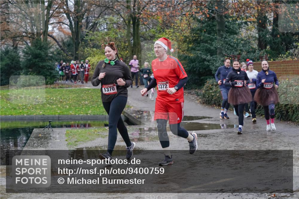 07.12.2025 - St. Pauli X-Mass-Run No. 15 Michael Burmester http://msf.ph/oto/9400759 07.12.2025 10:23:45 Laufen 1370, 1372, 336, 4860, 2337 meine-sportfotos.de