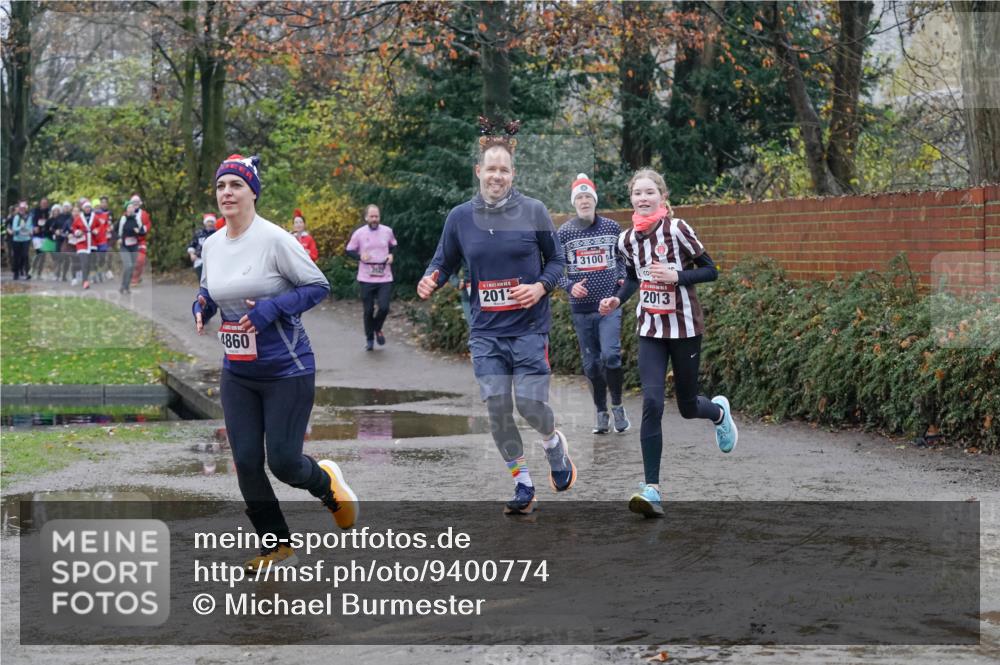 07.12.2025 - St. Pauli X-Mass-Run No. 15 Michael Burmester http://msf.ph/oto/9400774 07.12.2025 10:23:49 Laufen 4860, 2012, 3100, 2013 meine-sportfotos.de
