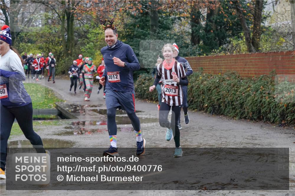07.12.2025 - St. Pauli X-Mass-Run No. 15 Michael Burmester http://msf.ph/oto/9400776 07.12.2025 10:23:49 Laufen 60, 2012, 2013 meine-sportfotos.de