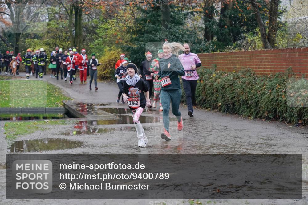 07.12.2025 - St. Pauli X-Mass-Run No. 15 Michael Burmester http://msf.ph/oto/9400789 07.12.2025 10:23:52 Laufen 2762, 4255, 141, 2563 meine-sportfotos.de