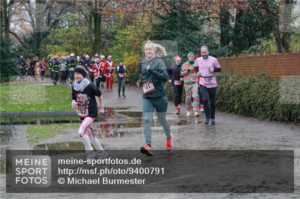 07.12.2025 - St. Pauli X-Mass-Run No. 15 Michael Burmester http://msf.ph/oto/9400791 07.12.2025 10:23:53 Laufen 2762, 141, 4255, 1848, 2563 meine-sportfotos.de