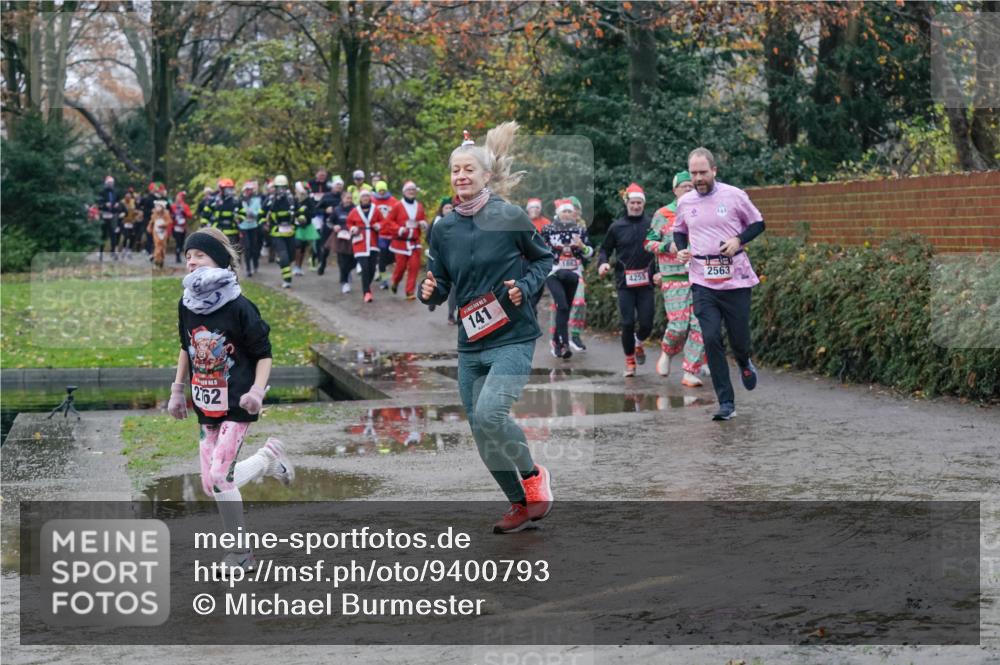07.12.2025 - St. Pauli X-Mass-Run No. 15 Michael Burmester http://msf.ph/oto/9400793 07.12.2025 10:23:53 Laufen 262, 141, 1863, 4255, 2563 meine-sportfotos.de